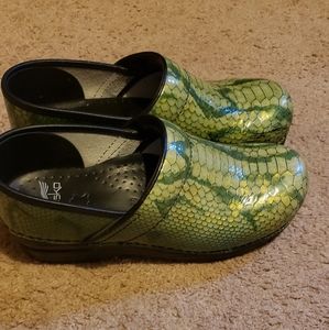 Dansko nursing shoes